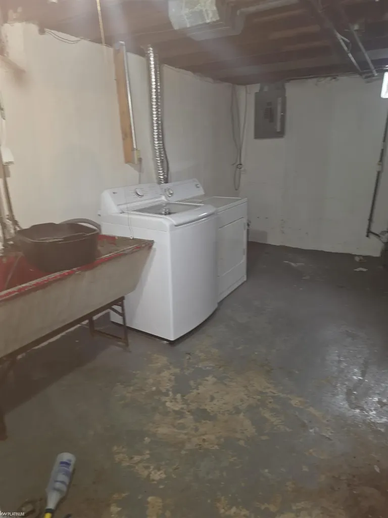 488 Bay Street Pontiac City MI 48342