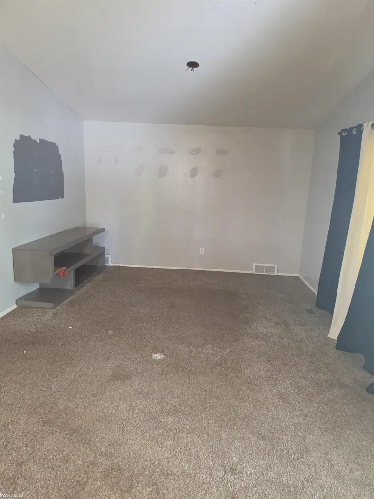 488 Bay Street Pontiac City MI 48342