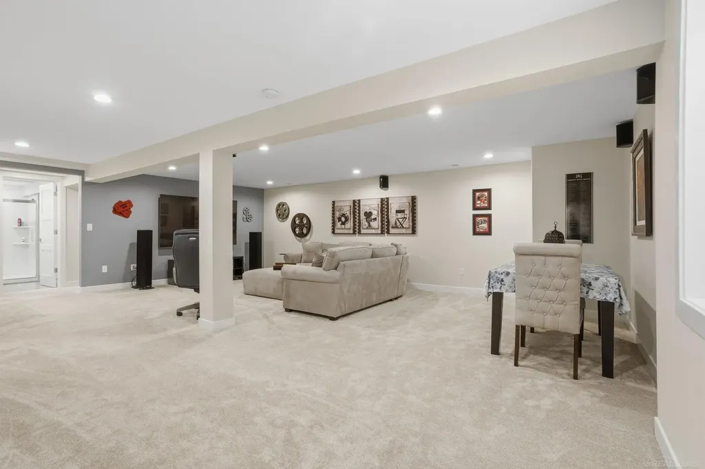 5272 Hawkseye Trace Warren City MI 48092