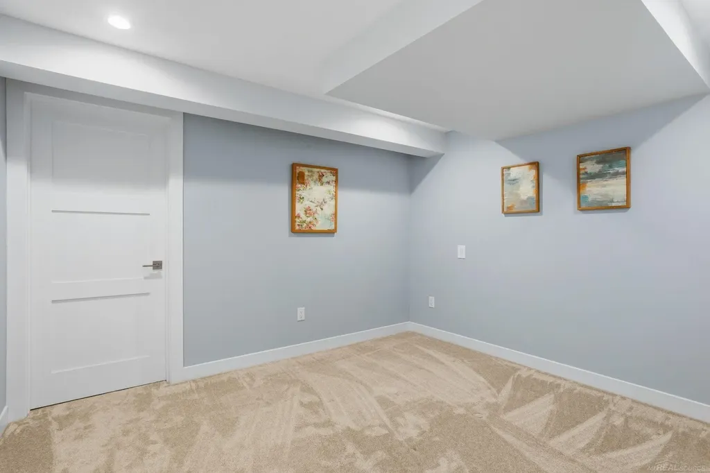 5272 Hawkseye Trace Warren City MI 48092