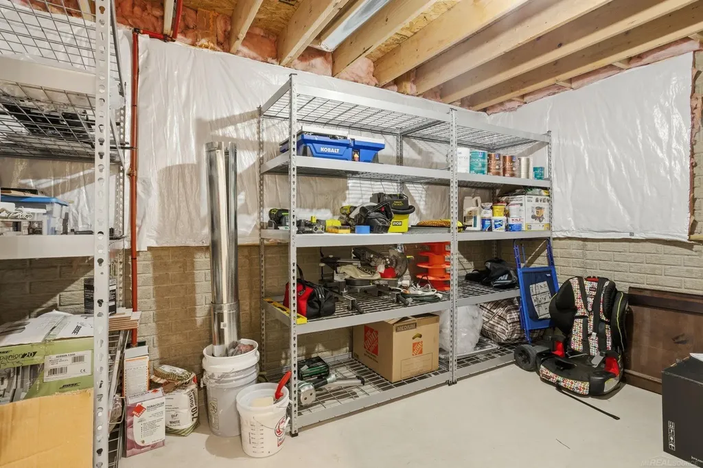 5272 Hawkseye Trace Warren City MI 48092