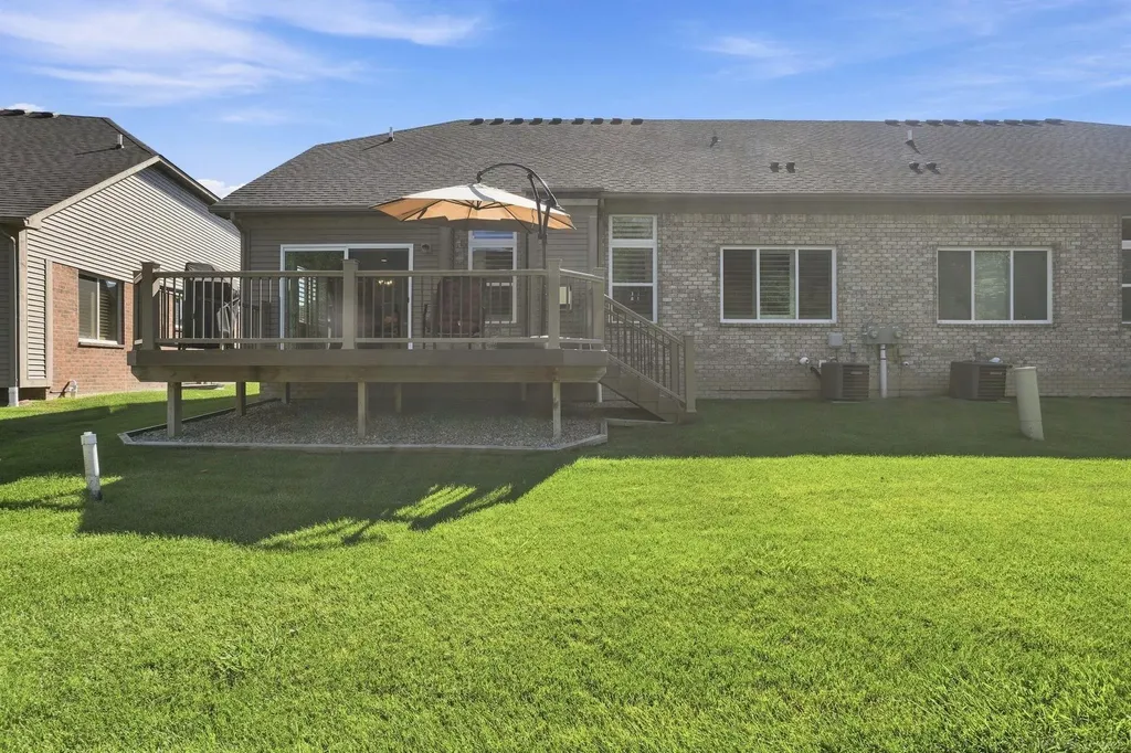 5272 Hawkseye Trace Warren City MI 48092