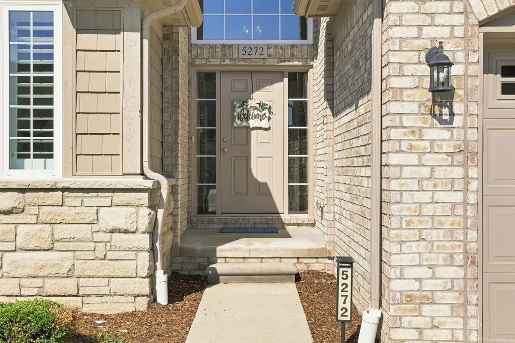 5272 Hawkseye Trace Warren City MI 48092