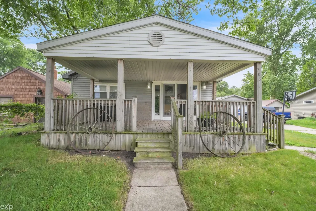 702 Bay Road Bangor Charter Township MI 48706