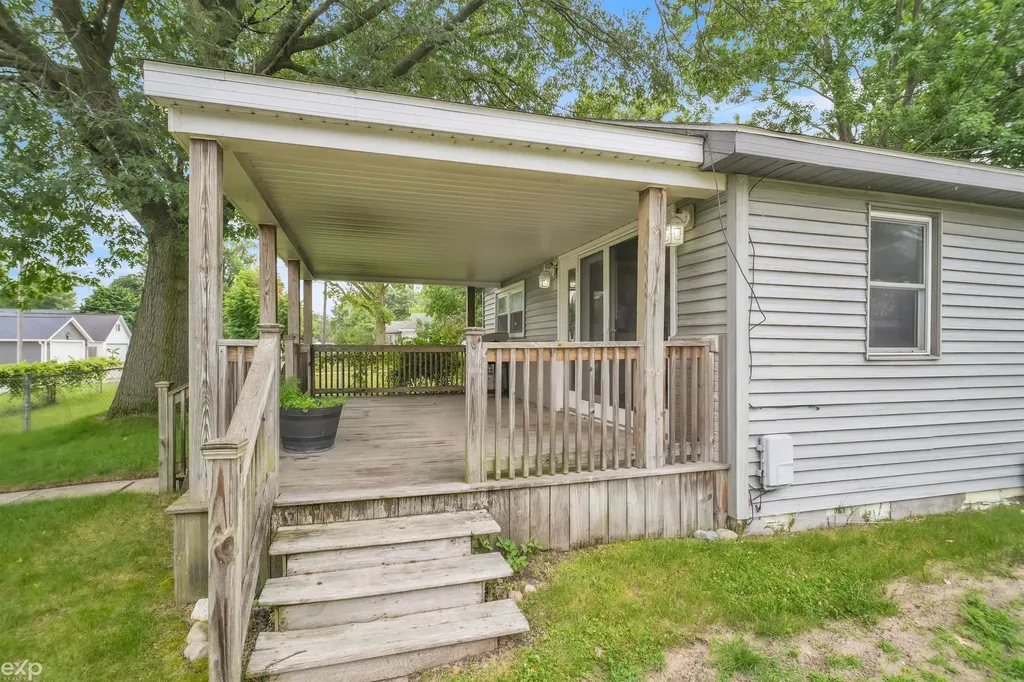 702 Bay Road Bangor Charter Township MI 48706