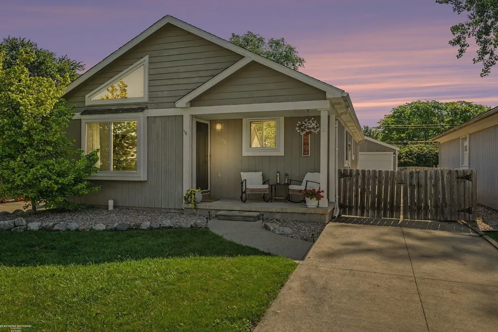 39198 Willmarth Street Harrison Charter Township MI 48045