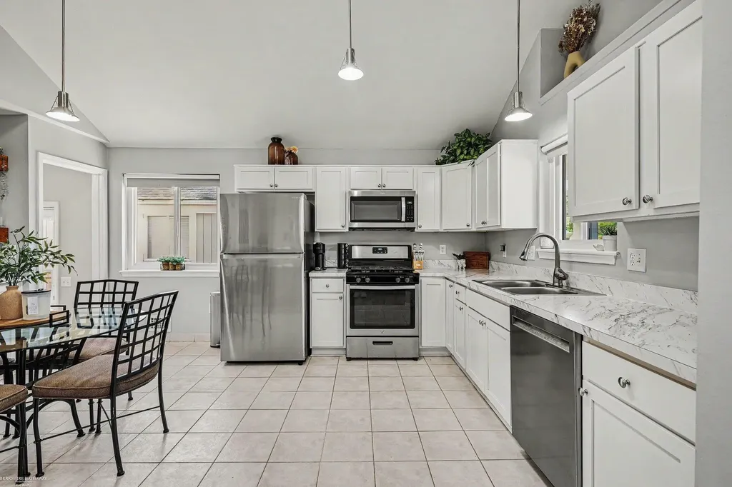 39198 Willmarth Street Harrison Charter Township MI 48045