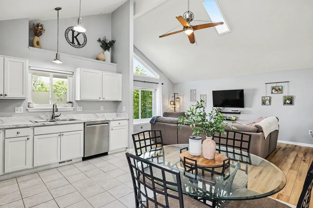 39198 Willmarth Street Harrison Charter Township MI 48045