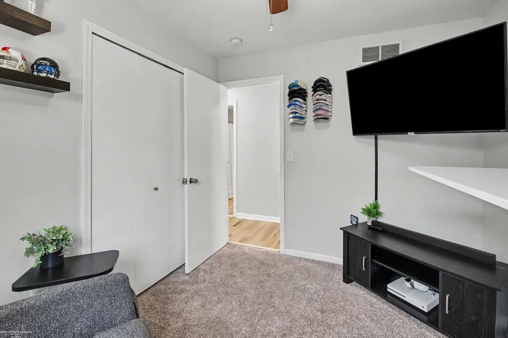39198 Willmarth Street Harrison Charter Township MI 48045