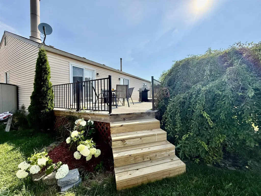 25806 Rose Street Chesterfield Township MI 48051