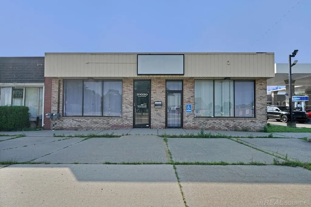 21020 Kelly Road Eastpointe City MI 48021
