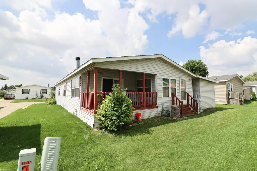 23157 Grey Gables Drive Clinton Charter Township MI 48036