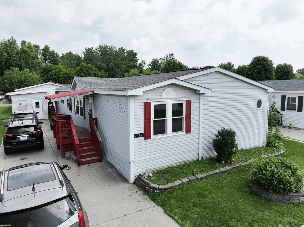 23157 Grey Gables Drive Clinton Charter Township MI 48036