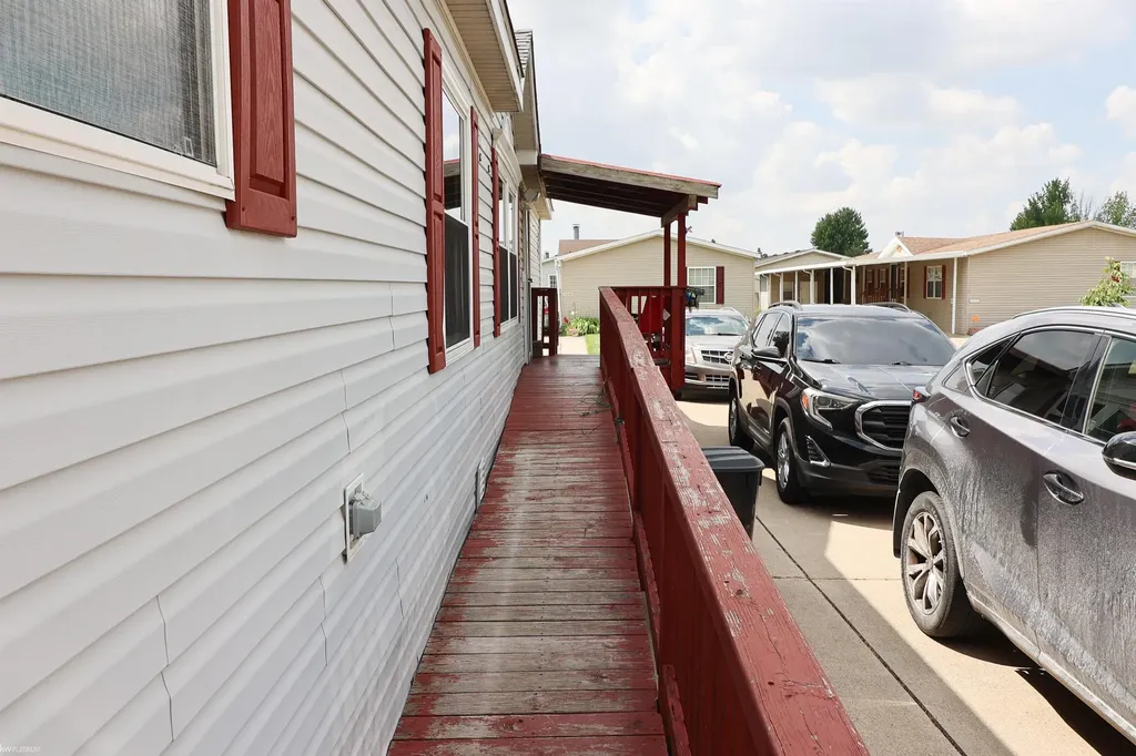 23157 Grey Gables Drive Clinton Charter Township MI 48036