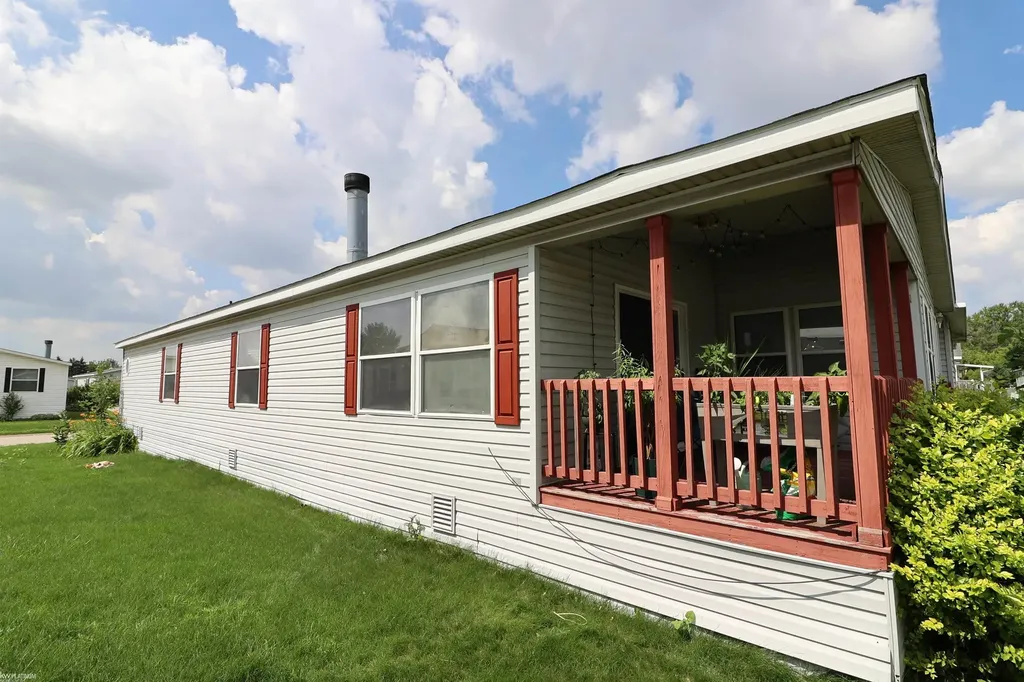 23157 Grey Gables Drive Clinton Charter Township MI 48036