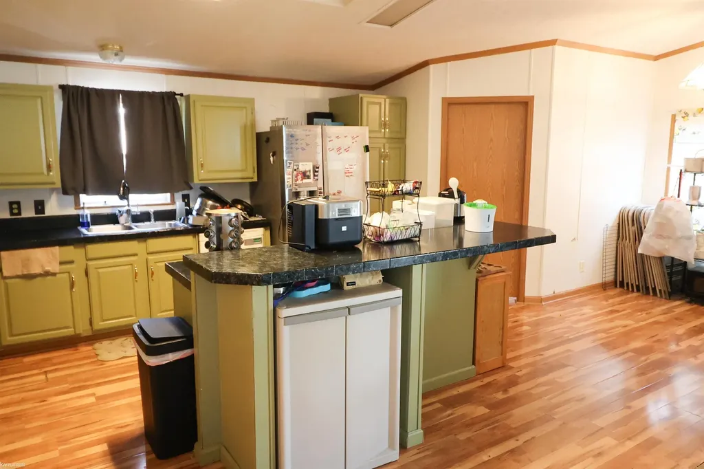 23157 Grey Gables Drive Clinton Charter Township MI 48036