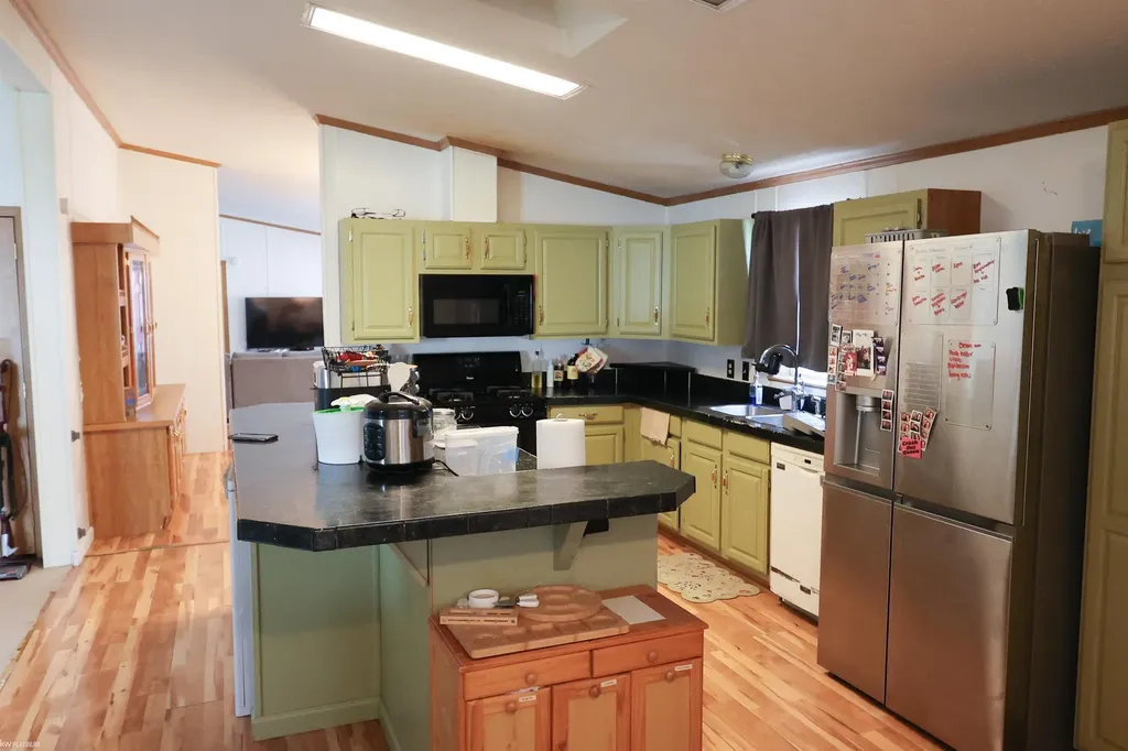 23157 Grey Gables Drive Clinton Charter Township MI 48036