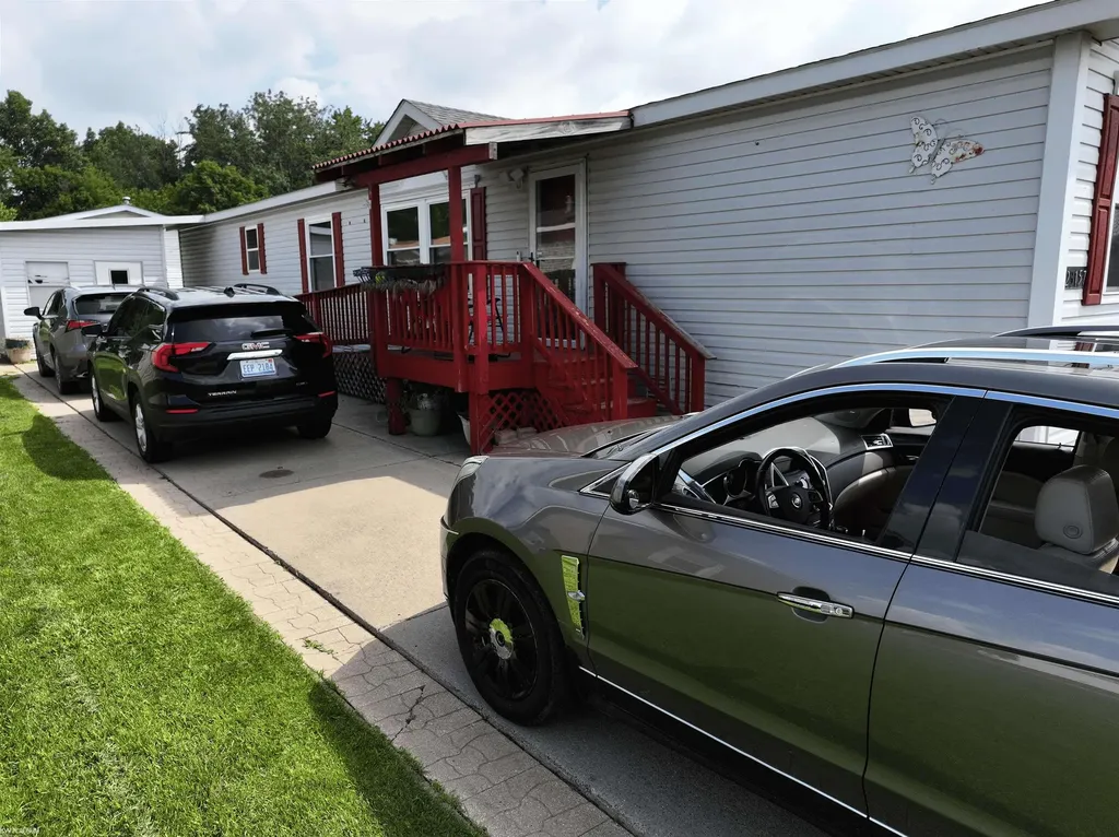 23157 Grey Gables Drive Clinton Charter Township MI 48036