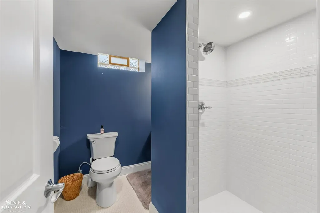 816 Hidden Lane Grosse Pointe Woods City MI 48236