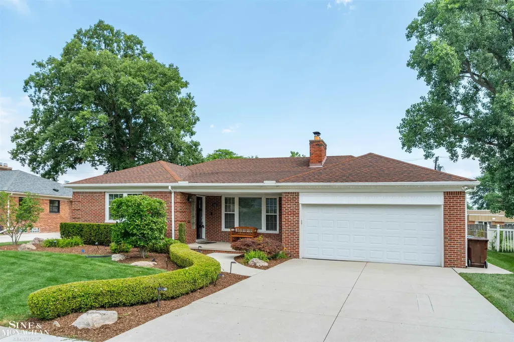 816 Hidden Lane Grosse Pointe Woods City MI 48236