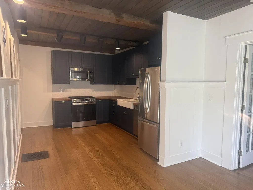 357 Roosevelt Pl. Place Grosse Pointe City MI 48236