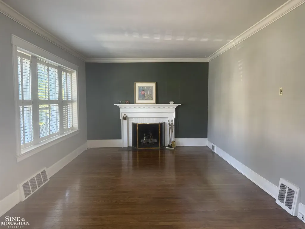357 Roosevelt Pl. Place Grosse Pointe City MI 48236