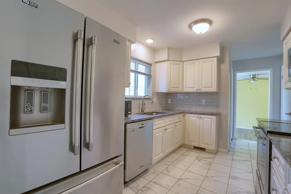 39533 Spalding Drive Sterling Heights City MI 48313