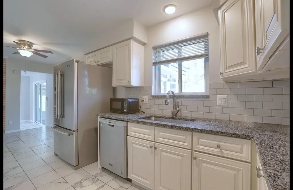 39533 Spalding Drive Sterling Heights City MI 48313