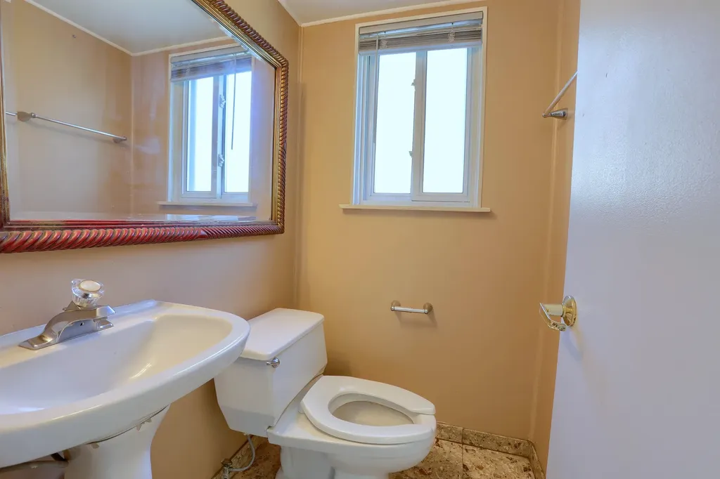 39533 Spalding Drive Sterling Heights City MI 48313