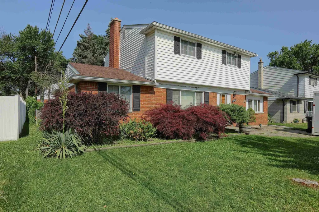 39533 Spalding Drive Sterling Heights City MI 48313