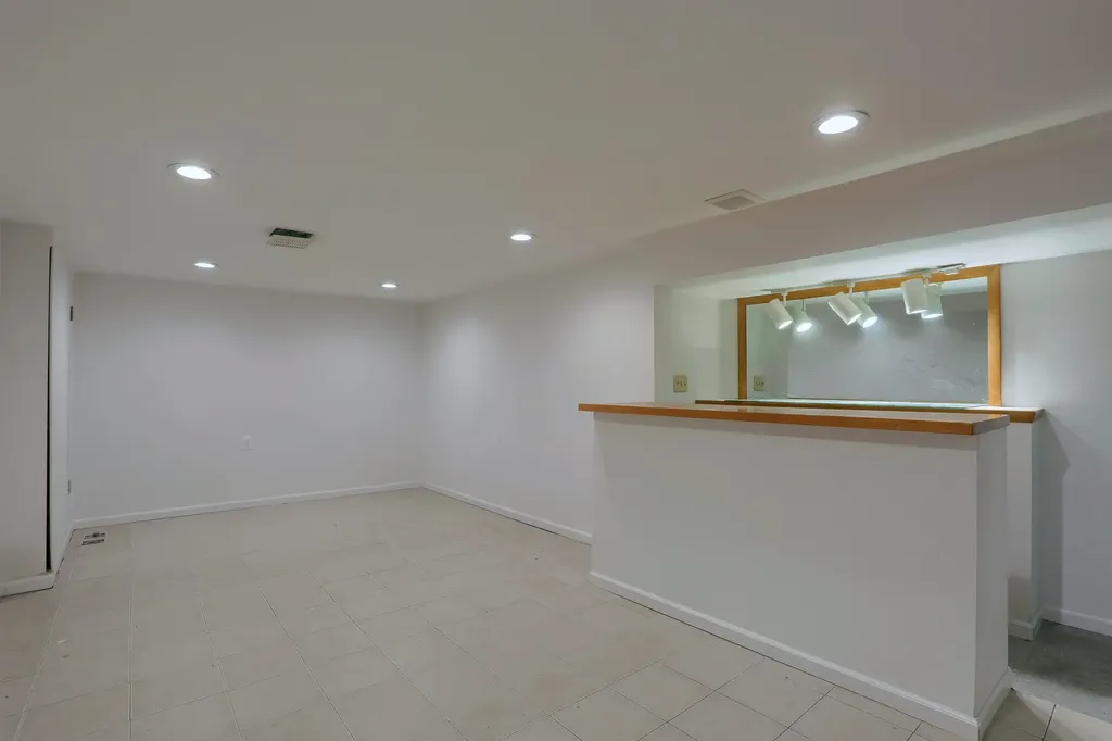 39533 Spalding Drive Sterling Heights City MI 48313