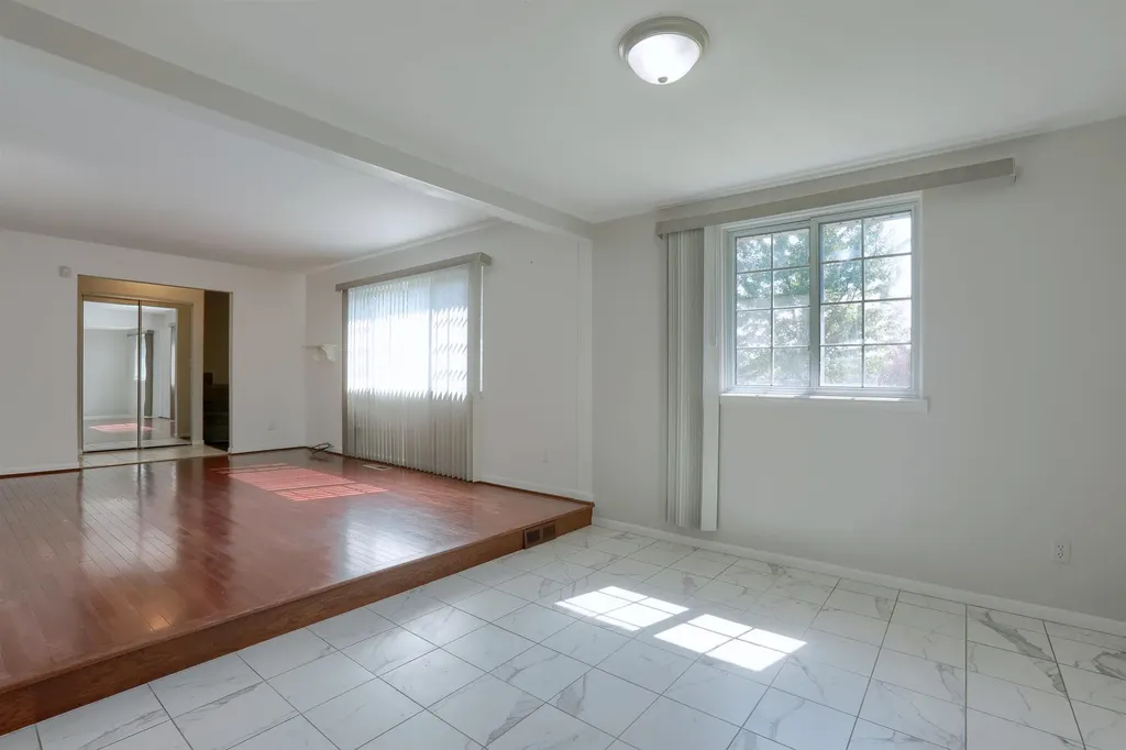 39533 Spalding Drive Sterling Heights City MI 48313