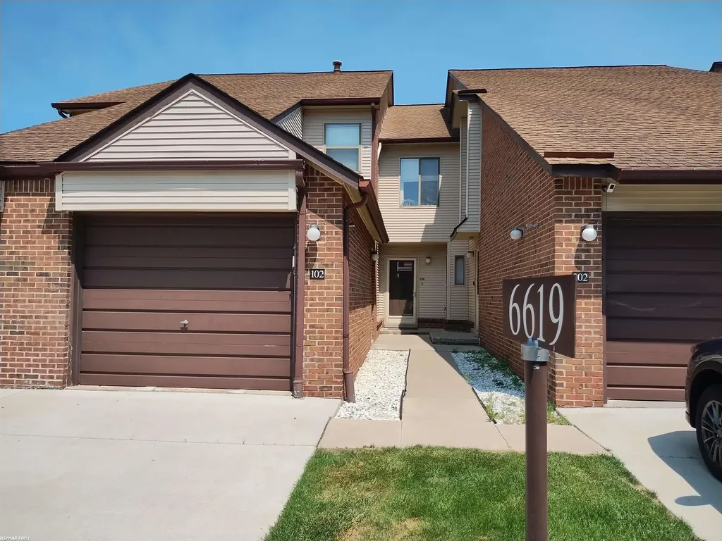 6619 Apt 102 Ridgefield Cir Street West Bloomfield Charter Township MI 48322