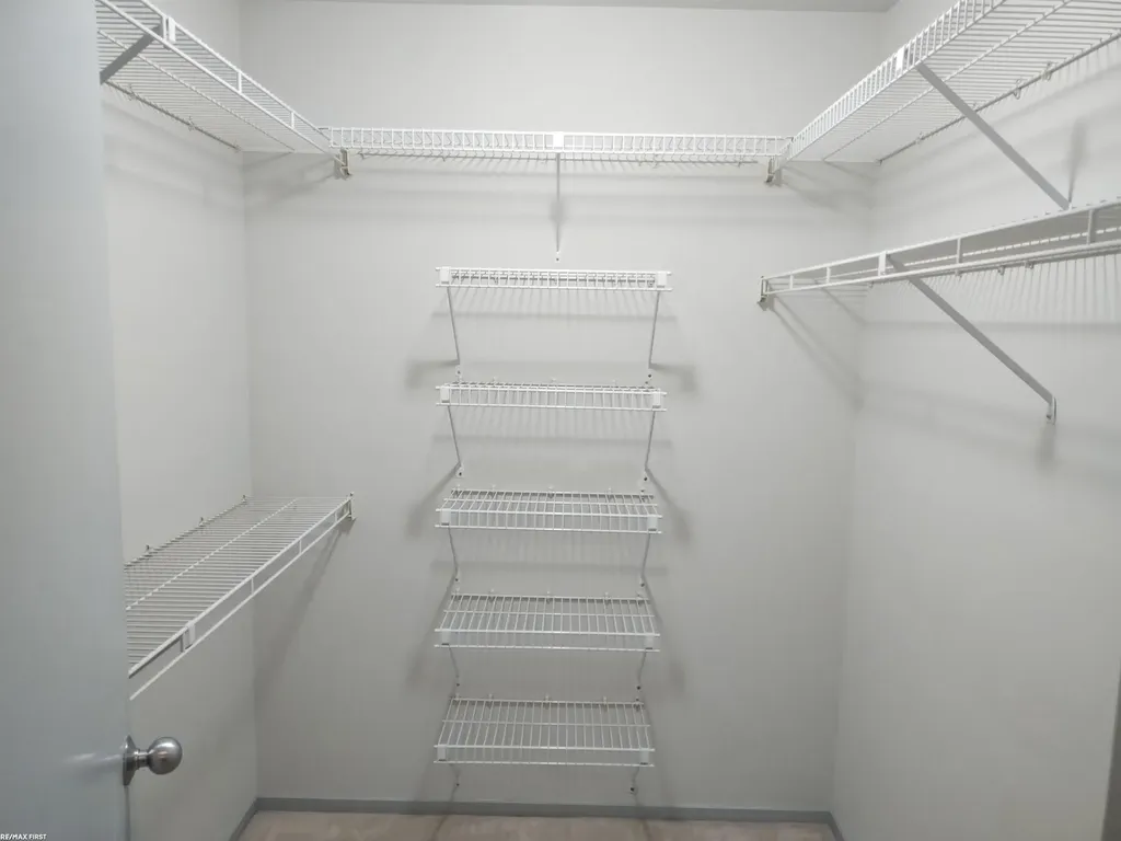 6619 Apt 102 Ridgefield Cir Street West Bloomfield Charter Township MI 48322