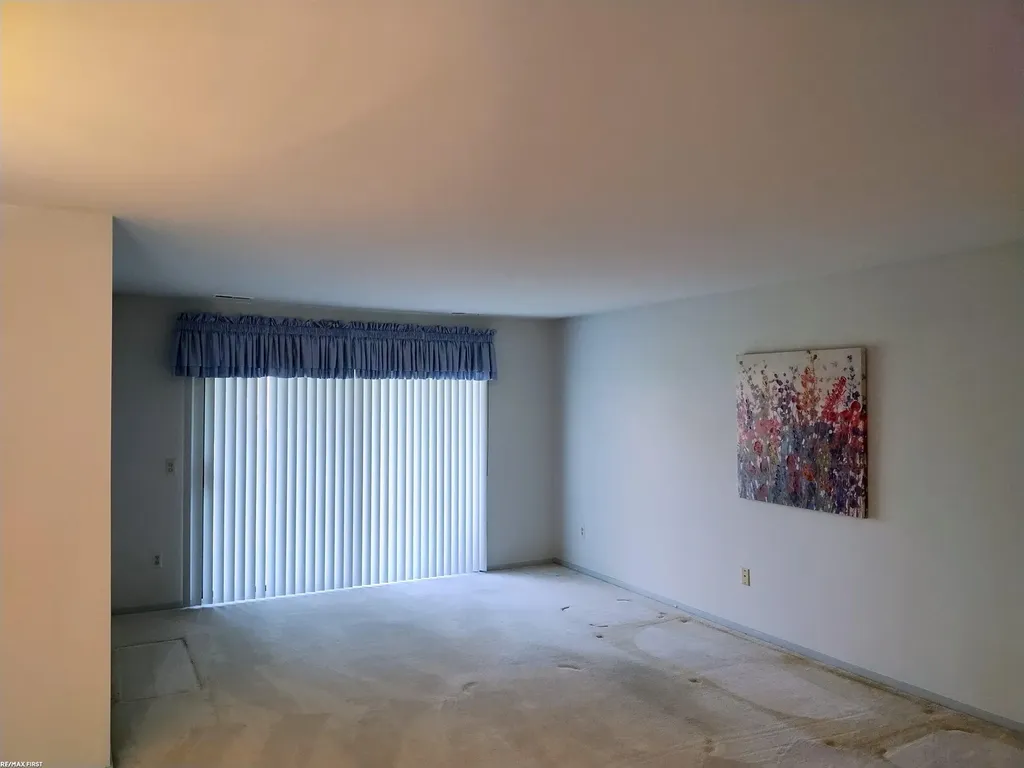 6619 Apt 102 Ridgefield Cir Street West Bloomfield Charter Township MI 48322