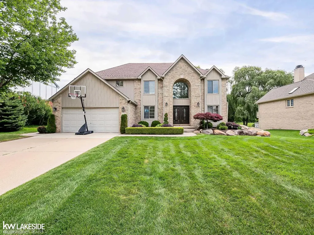 2058 Reagan Drive Rochester Hills City MI 48309