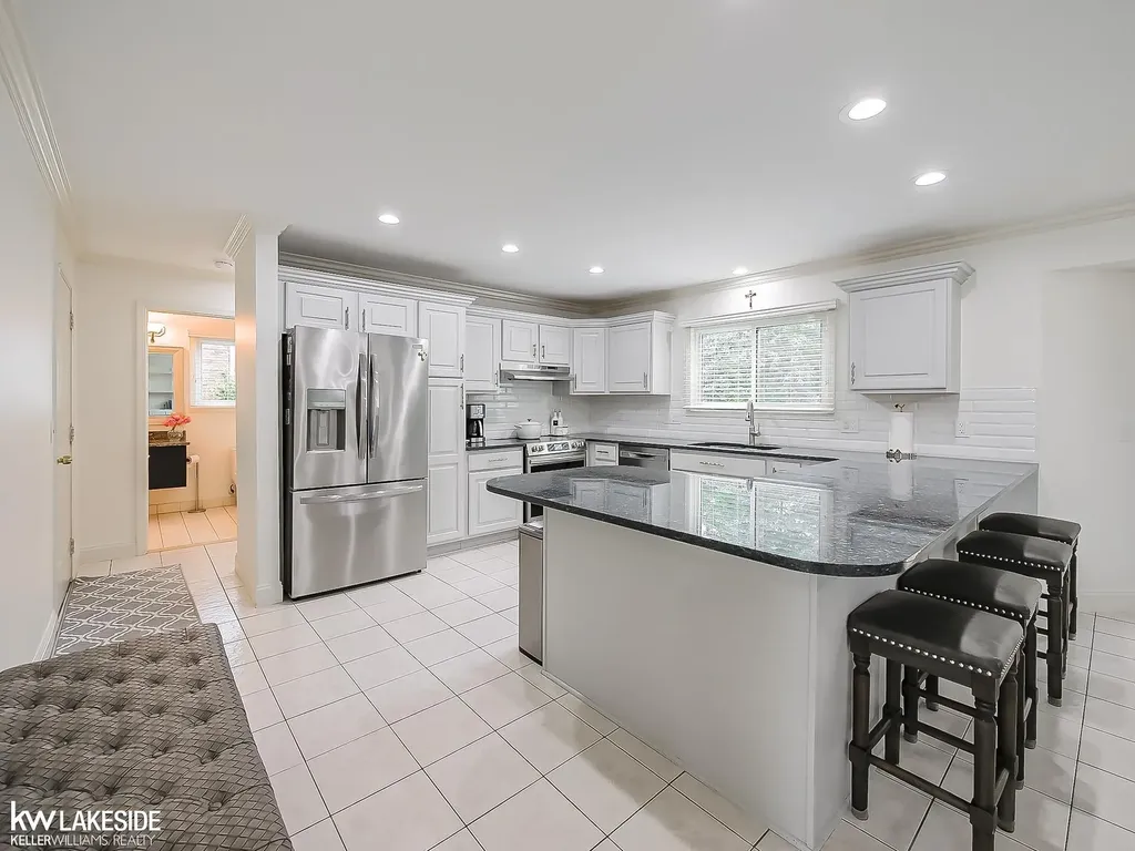 2058 Reagan Drive Rochester Hills City MI 48309
