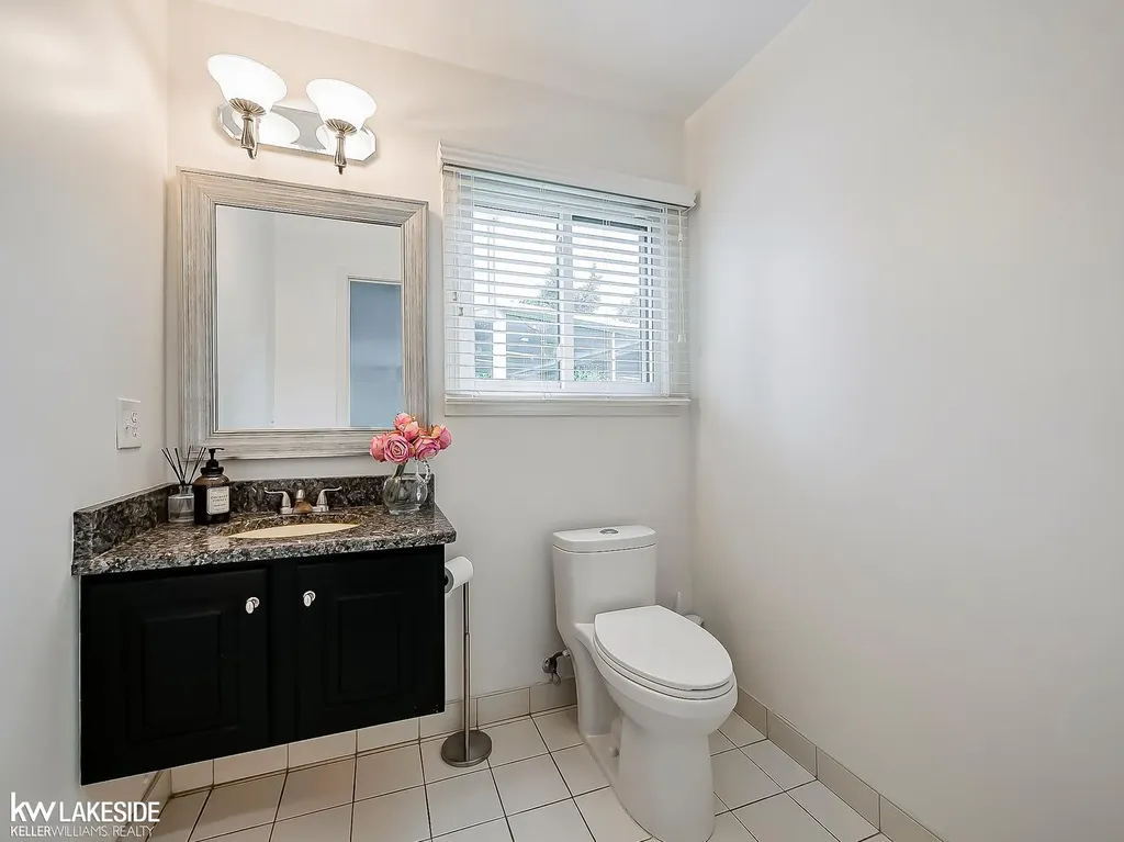 2058 Reagan Drive Rochester Hills City MI 48309
