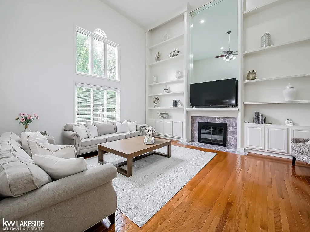 2058 Reagan Drive Rochester Hills City MI 48309