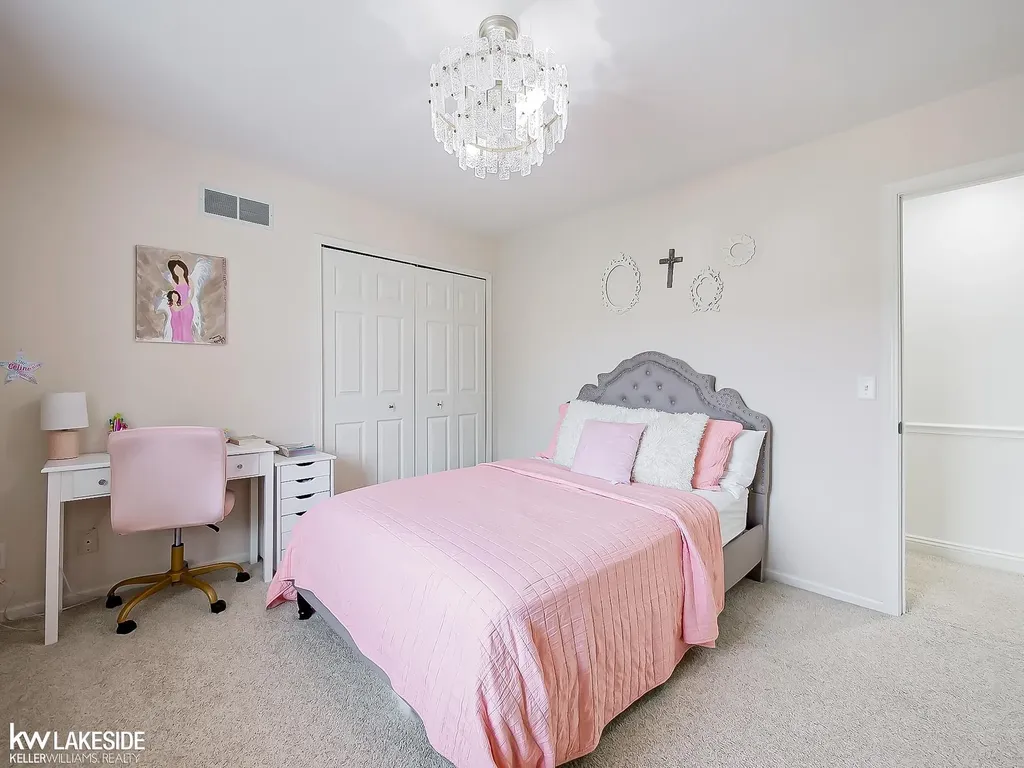 2058 Reagan Drive Rochester Hills City MI 48309