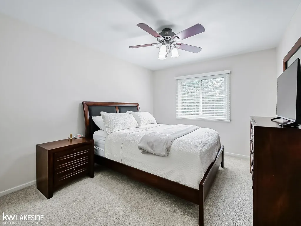 2058 Reagan Drive Rochester Hills City MI 48309