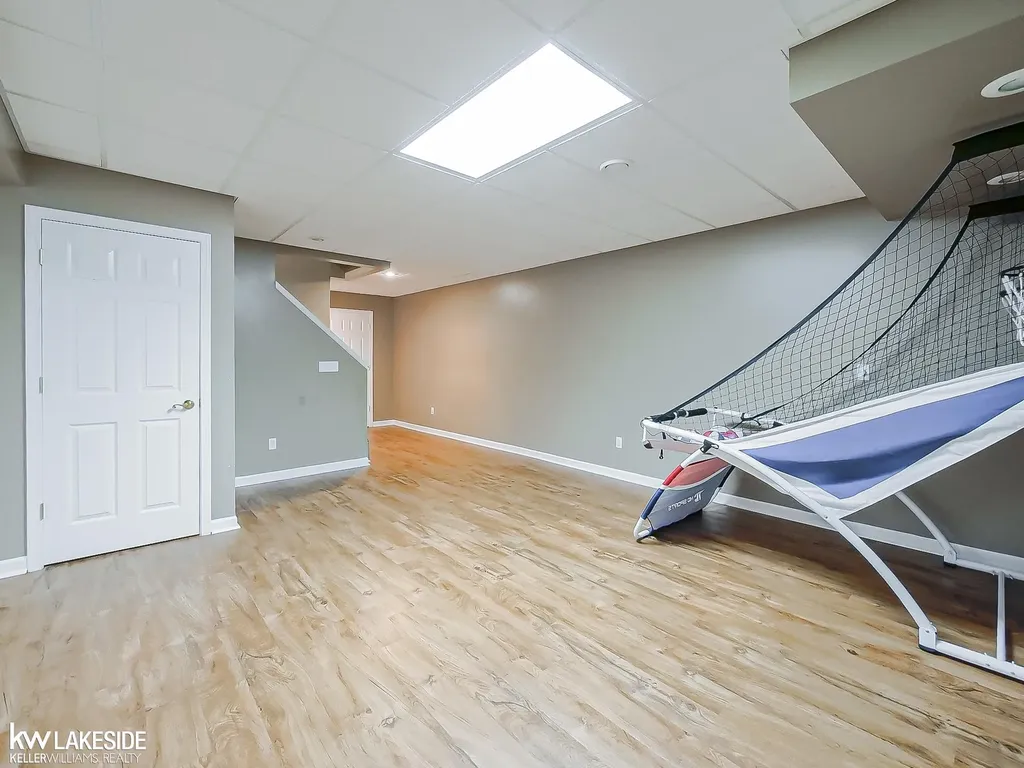 2058 Reagan Drive Rochester Hills City MI 48309