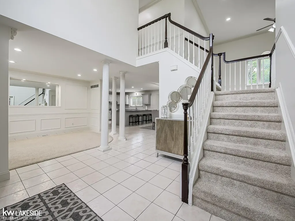 2058 Reagan Drive Rochester Hills City MI 48309