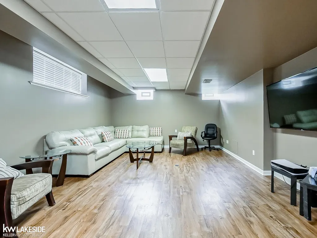2058 Reagan Drive Rochester Hills City MI 48309