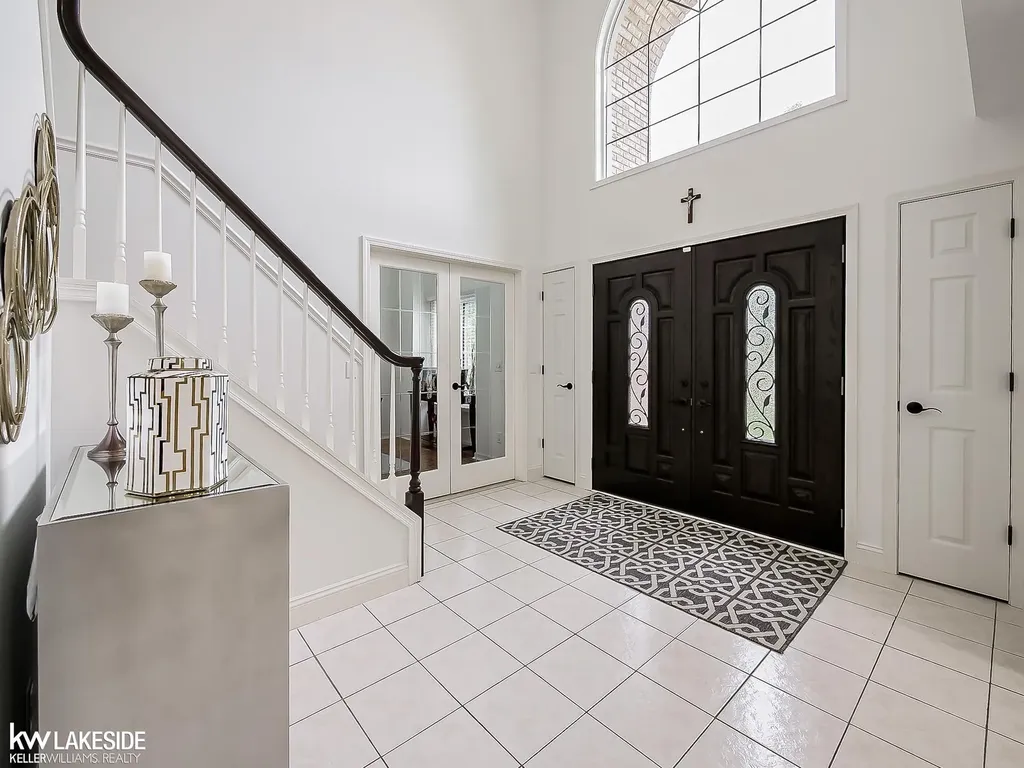 2058 Reagan Drive Rochester Hills City MI 48309