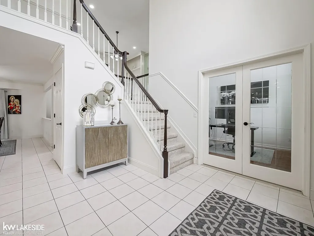 2058 Reagan Drive Rochester Hills City MI 48309