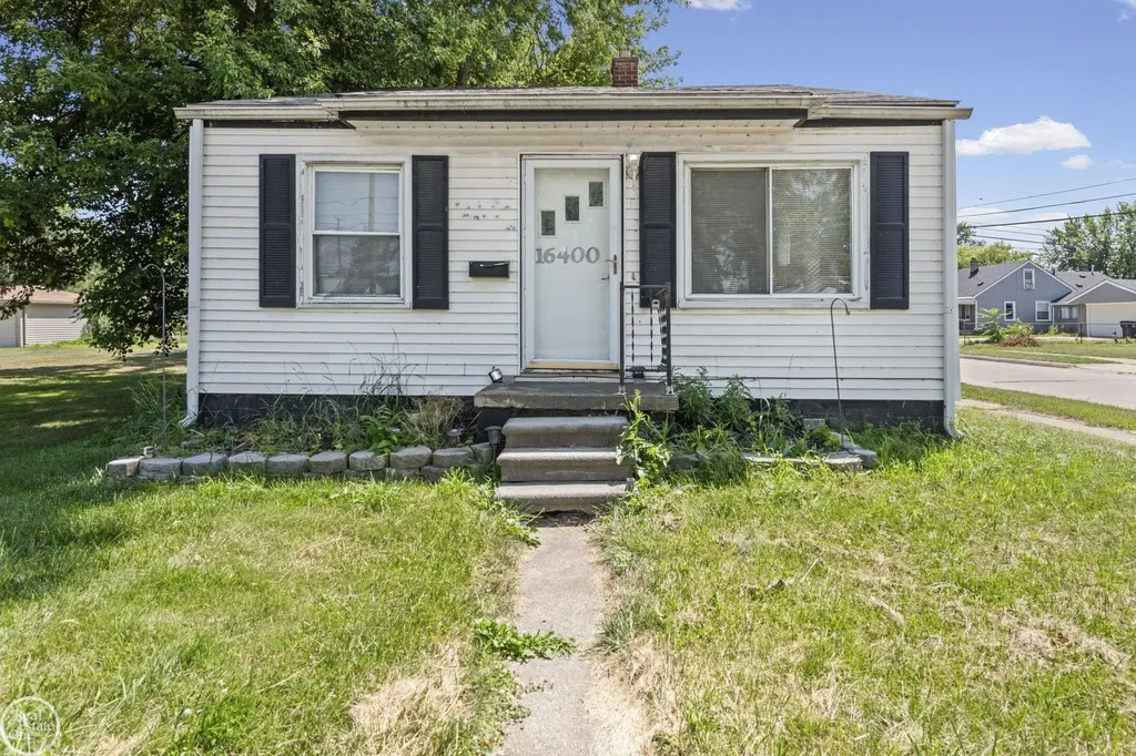 16400 Curtis Street Roseville City MI 48066