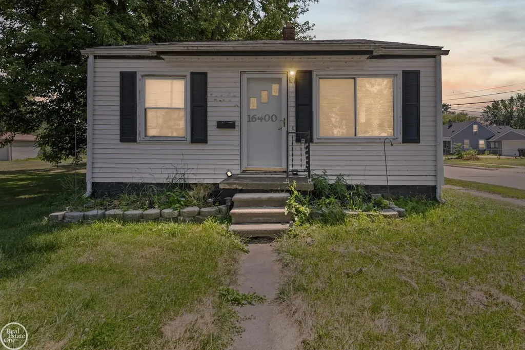 16400 Curtis Street Roseville City MI 48066