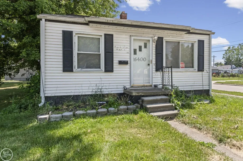 16400 Curtis Street Roseville City MI 48066