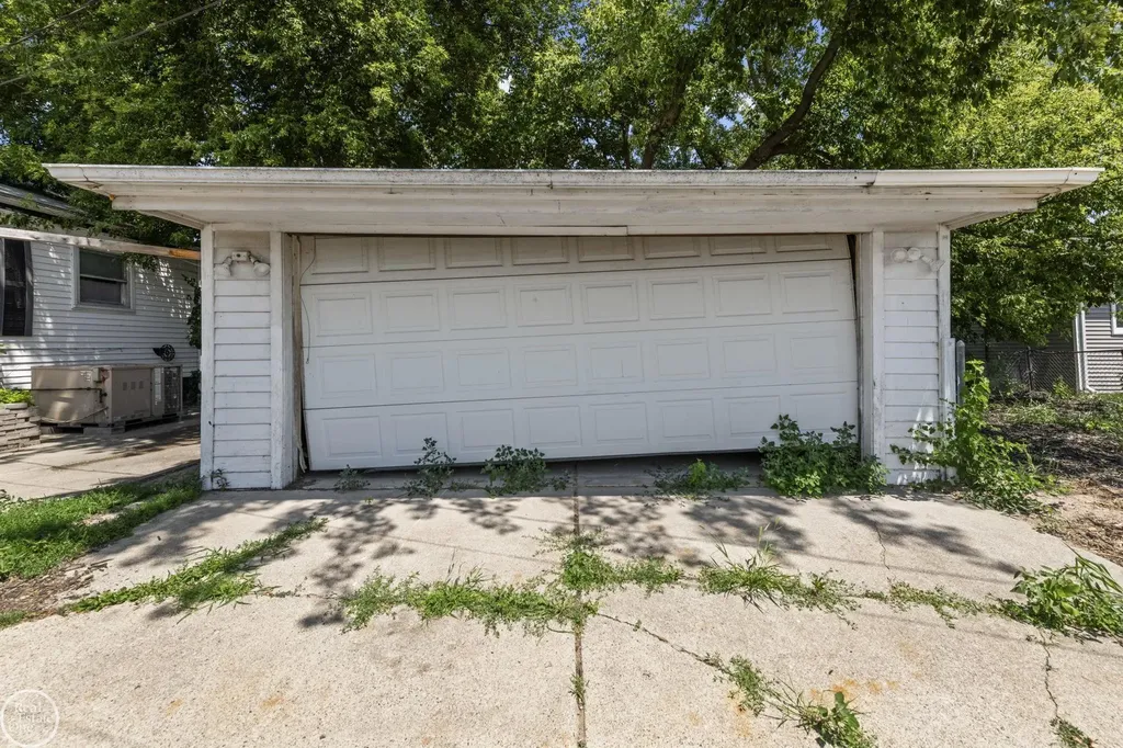 16400 Curtis Street Roseville City MI 48066
